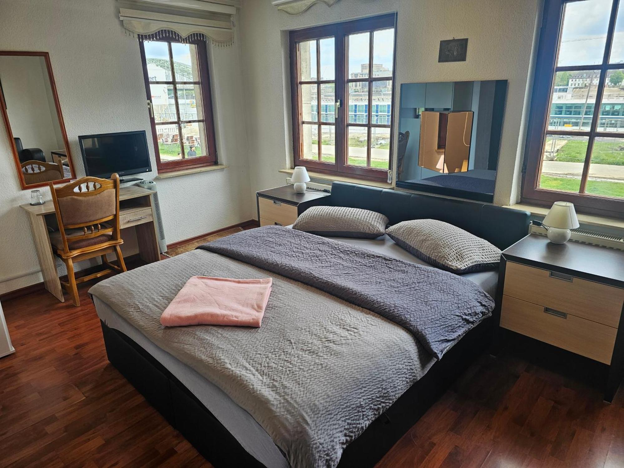 Haus Enteresan Aparthotel Köln Kültér fotó